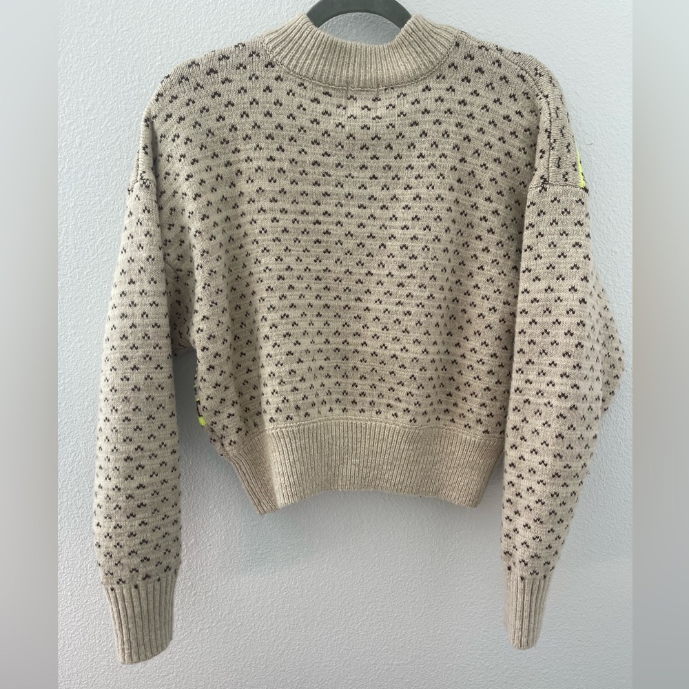 Urban Outfitters BDG Beige and Lime Patterned V-Neck Sweater - Picture 6 of 8